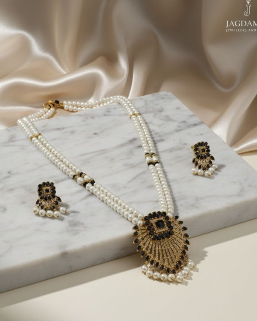 Pendent Set