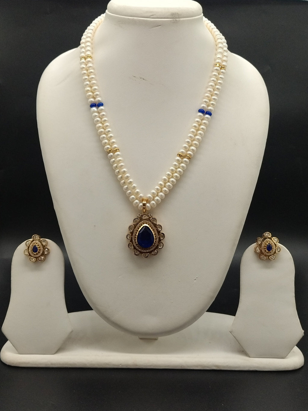 Blue stone freshwater pearl pendant necklace set with two line white pearls and gold teardrop pendant