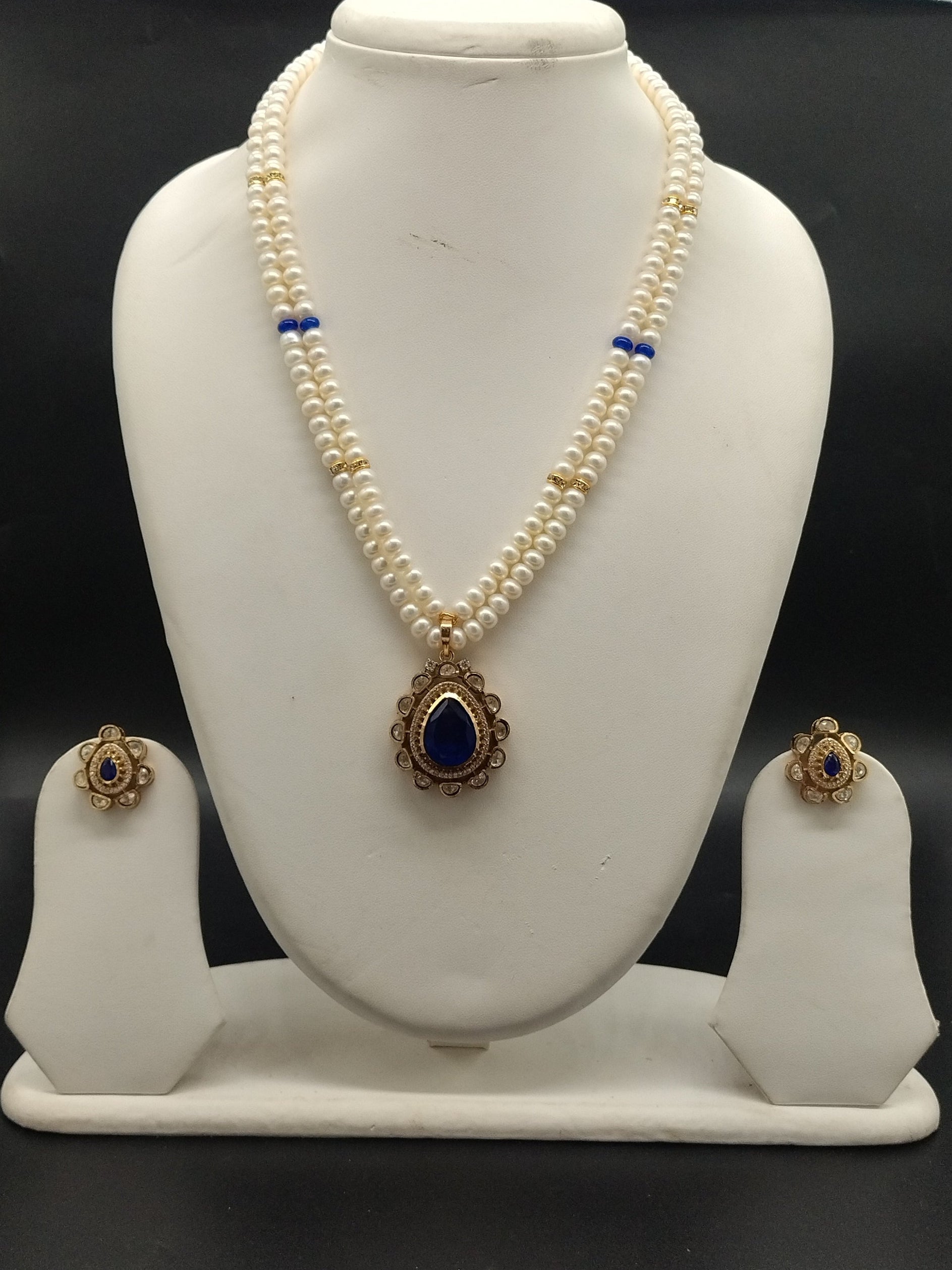 Blue stone freshwater pearl pendant necklace set with two line white pearls and gold teardrop pendant