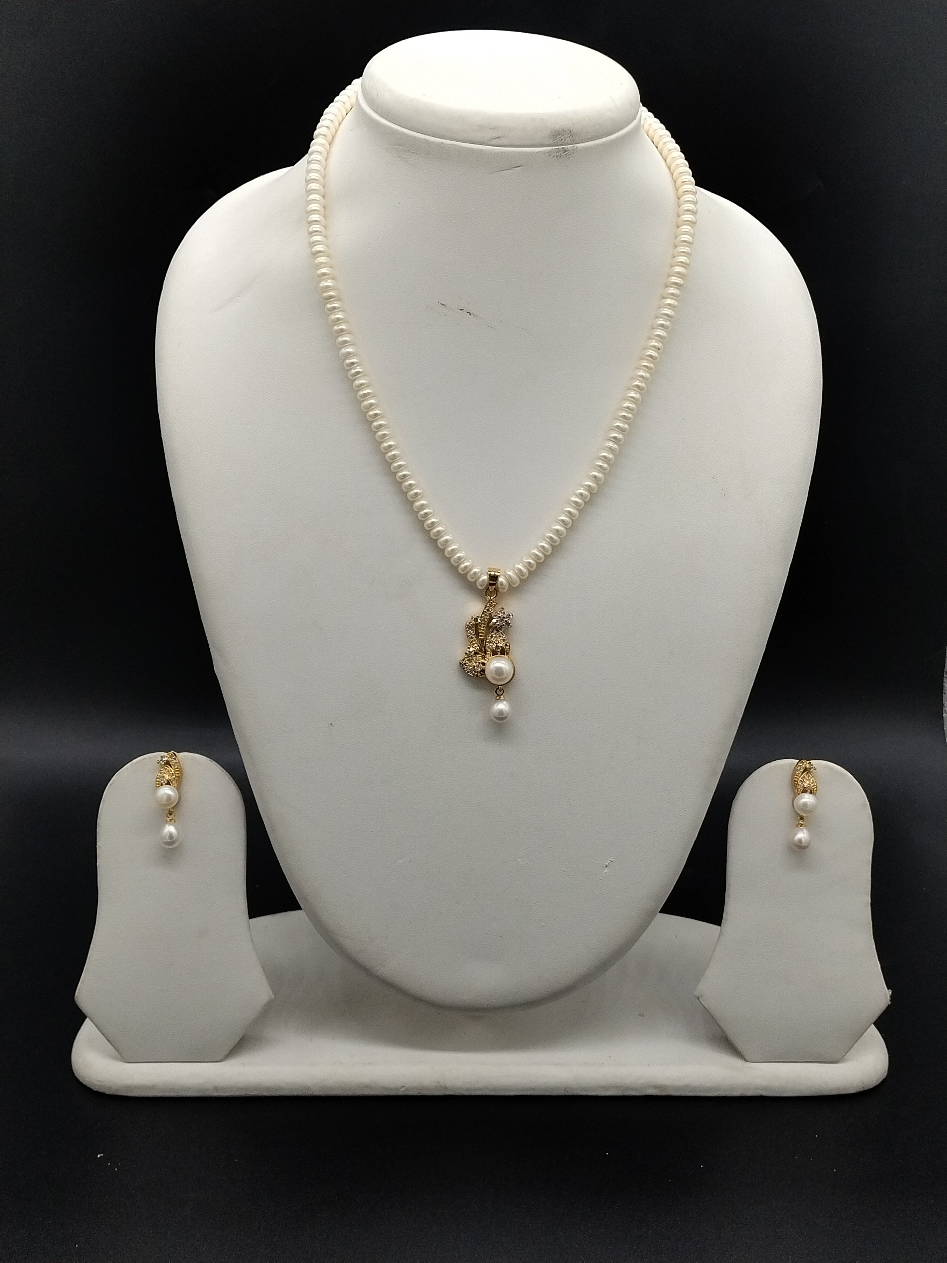 Classic Dew freshwater pearl pendant necklace set with white flat pearls and gold pendant with pearl drop