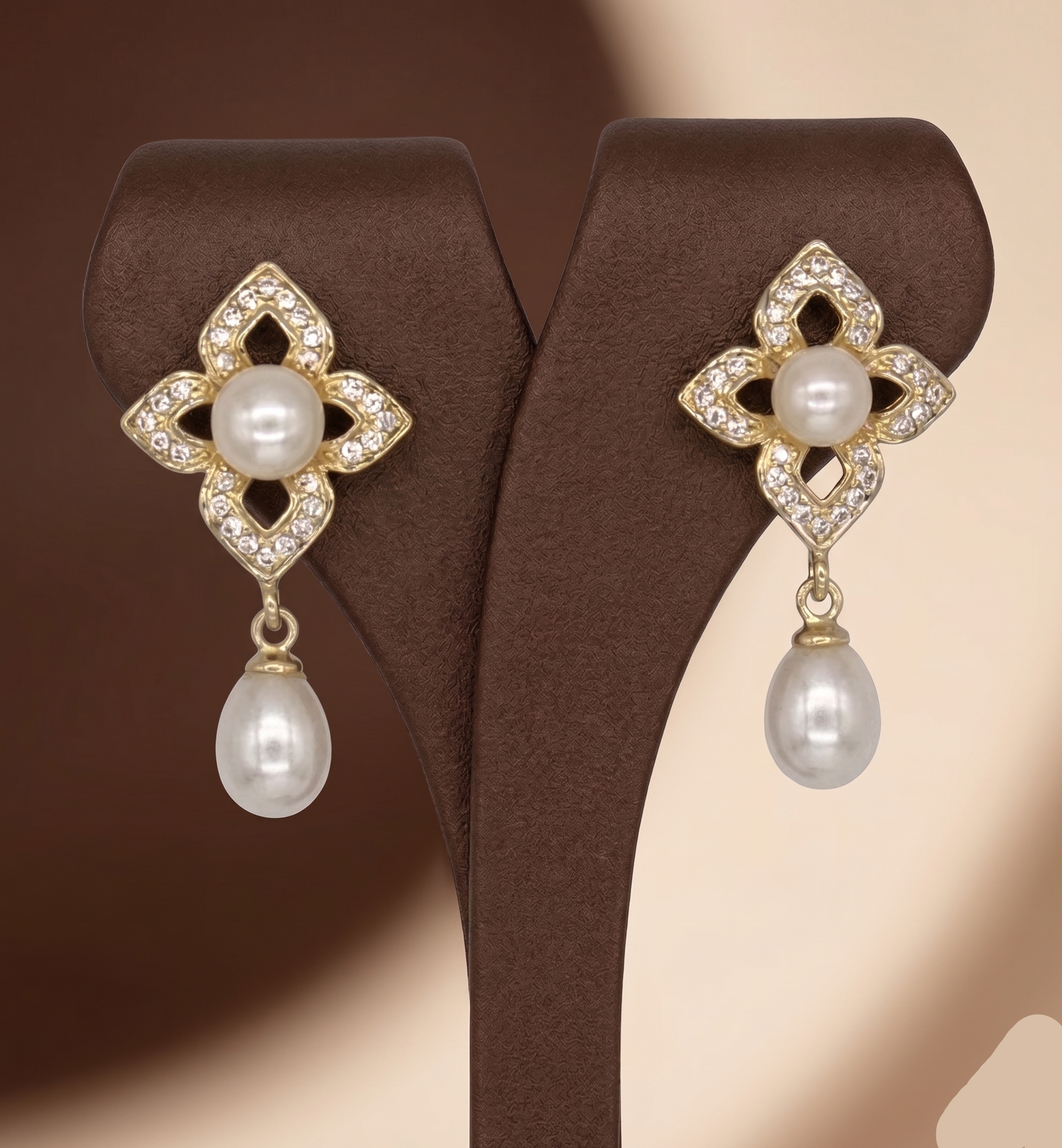  Classic Gold Floral Pearl Earrings