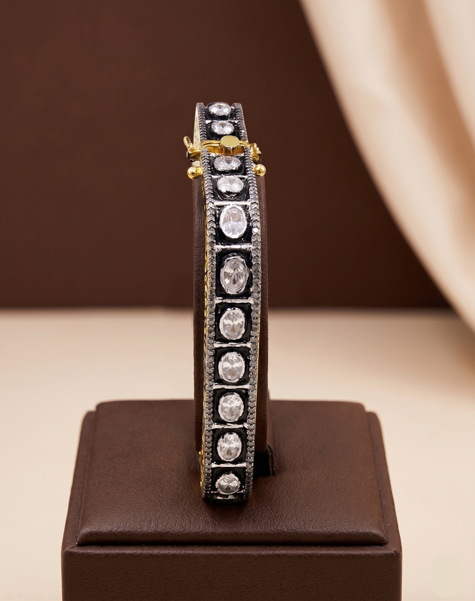 Dual-Tone Oval Stone Bracelet