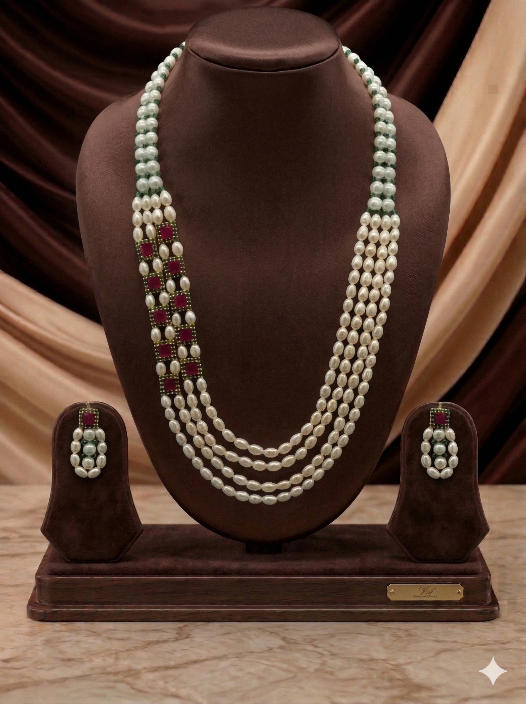 White Freshwater Pearl Side Brooch Set