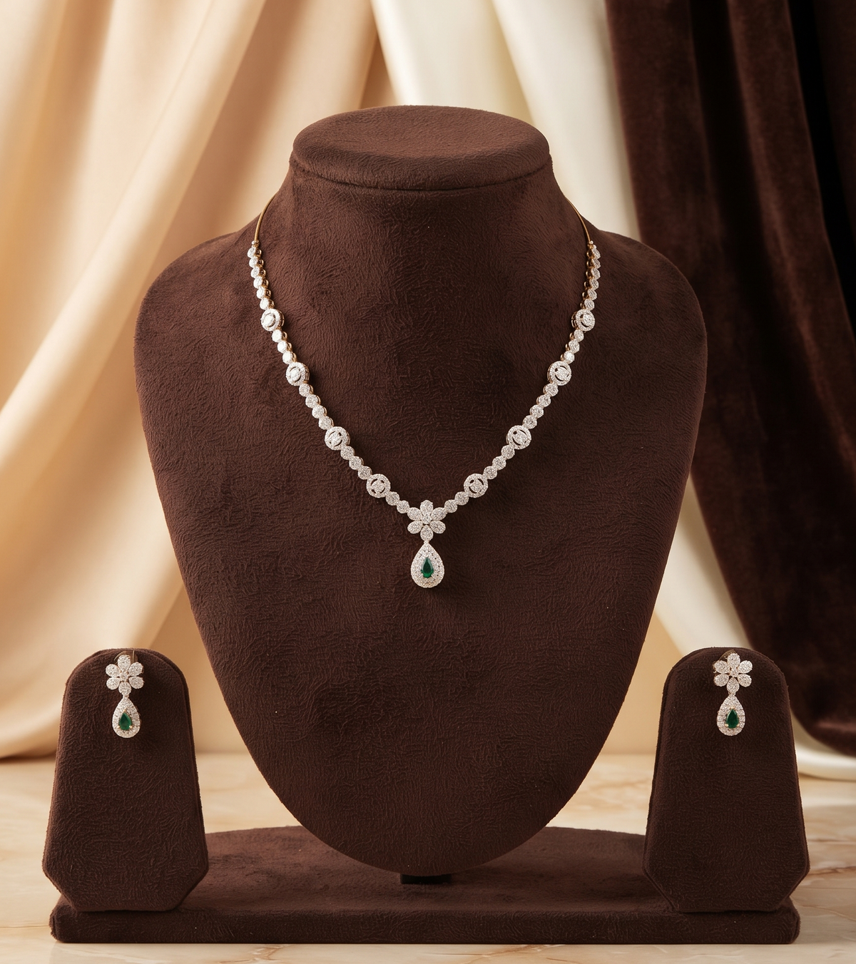 Fancy necklace set