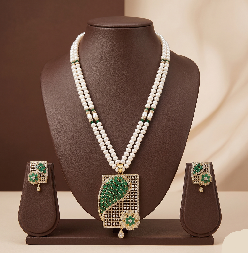Emerald Garden Pearls Pendent Set