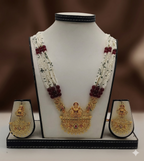 Devi�s Blessing Traditional Pearl Fancy Pendent Set