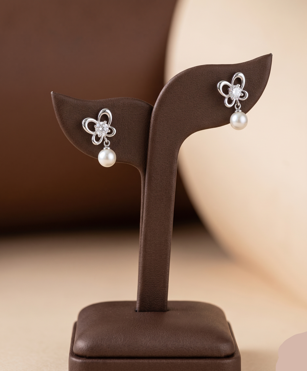 Fleur de Pearl Earrings