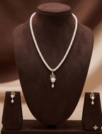 Snow Grace Freshwater One Line Pearl Pendant Set