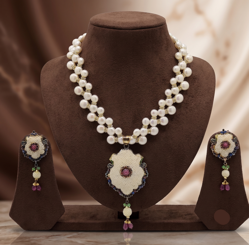 Floral Majesty Pearl Pendant Set