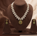 Golden Emerald Glow Pearl Pendant Set