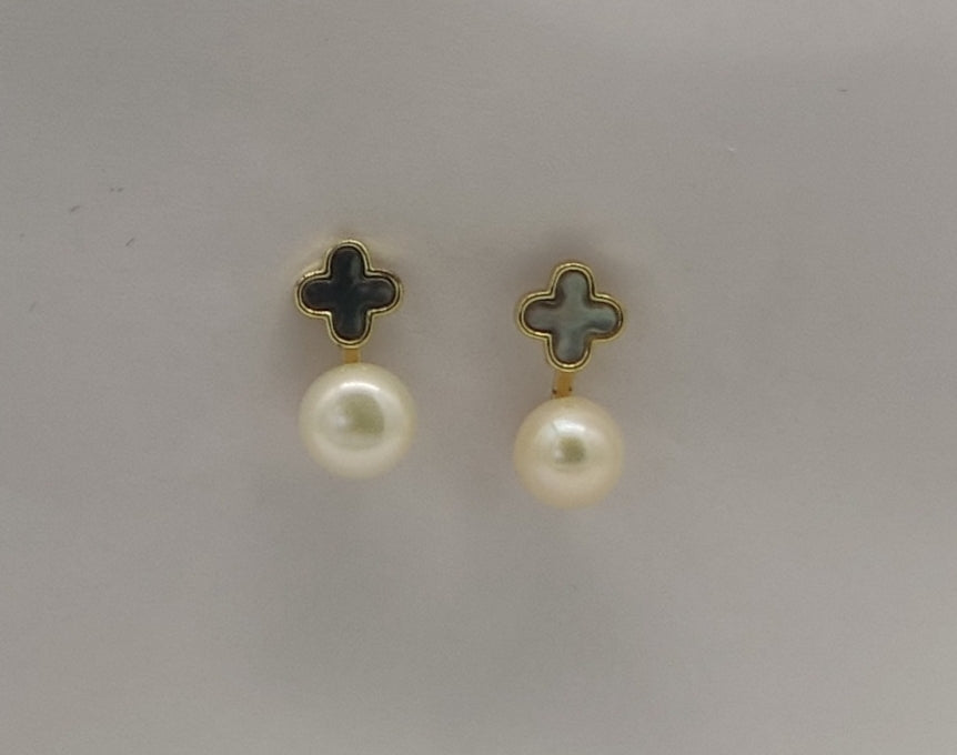 Mixed tone clover pearl drop earrings for women
