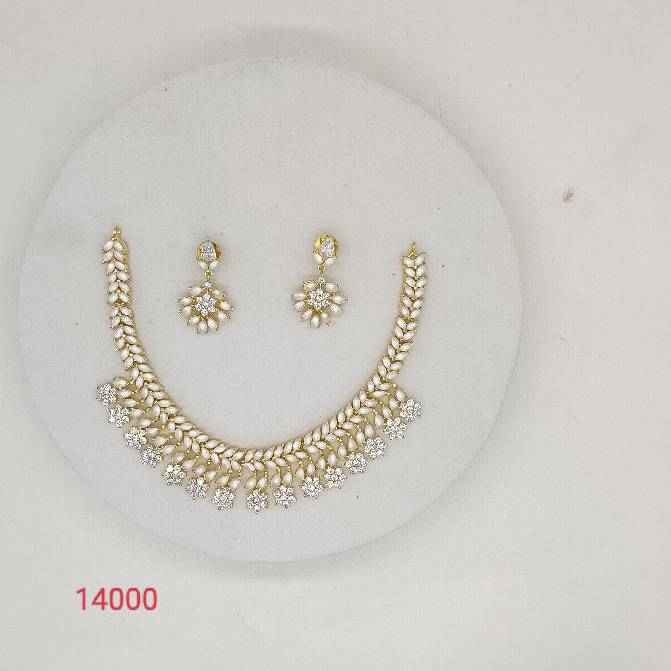 Pearls Necklace Set