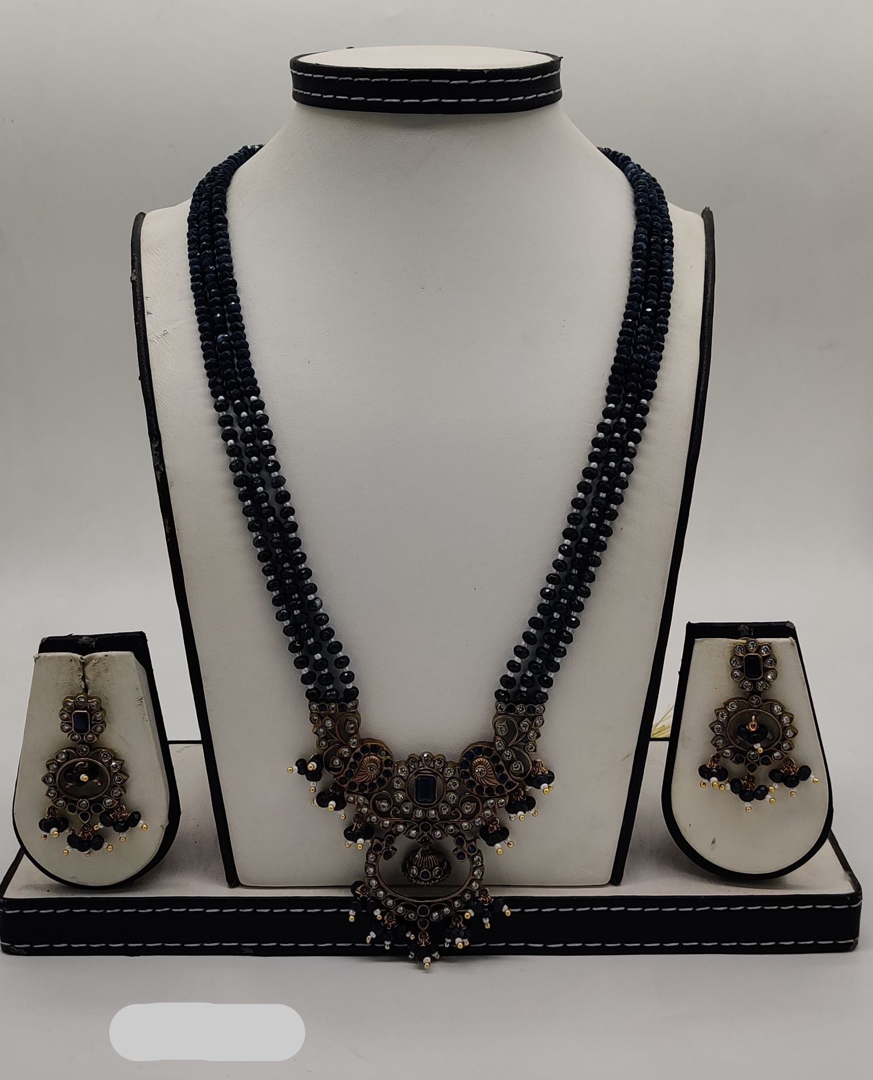 Midnight Royal Antique Fancy Pendent Set