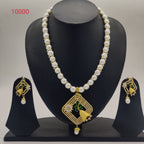 Green floral rhombus freshwater pearl necklace set with gold-toned pendant and matching drop earrings