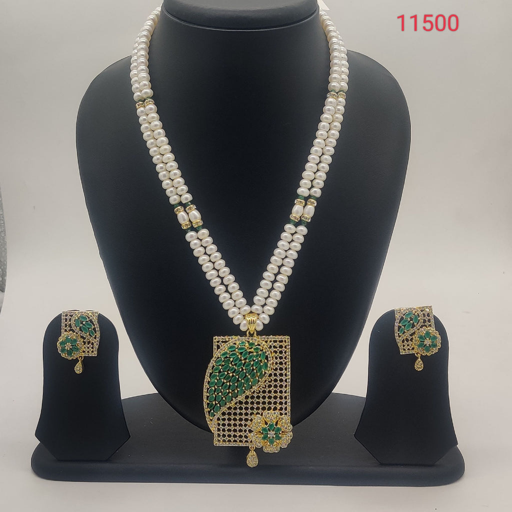 Two-line flat white freshwater pearl pendent set