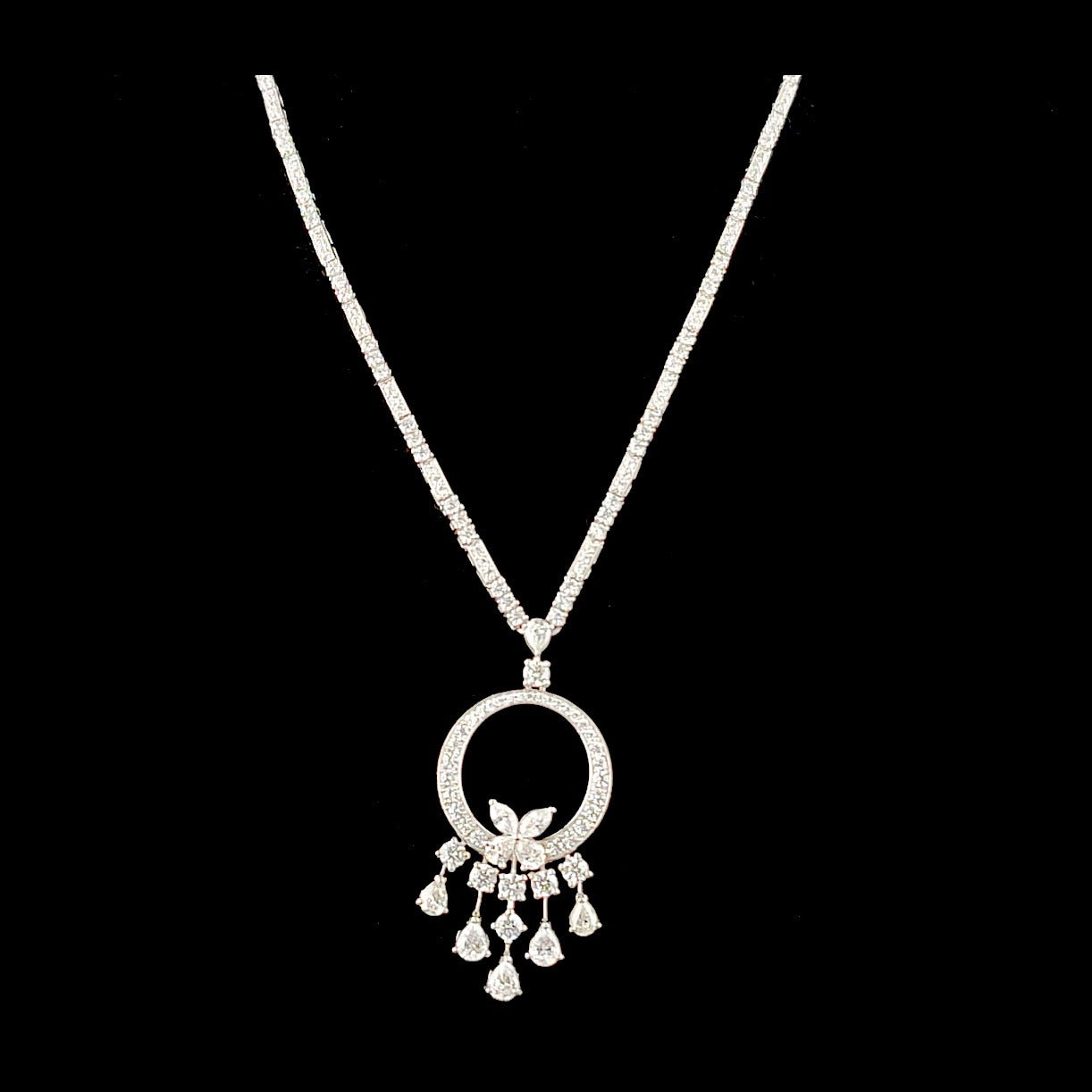 Floral Diamond Necklace � 14KT Gold