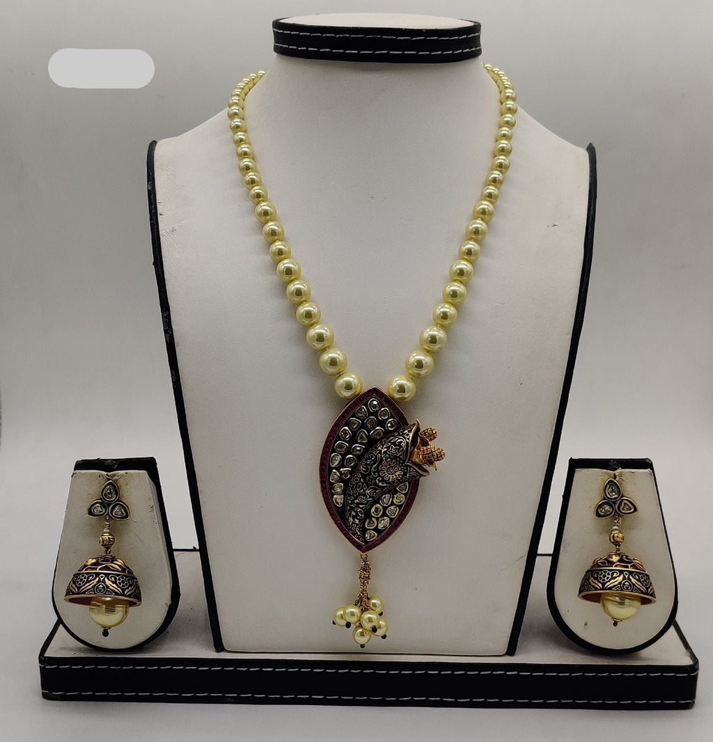 Nature�s Majesty Pearl Fancy Pendent Set