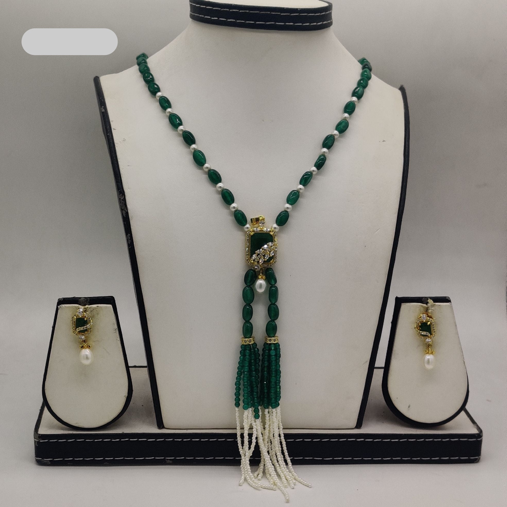 Enchanted Emerald Tassel Pearl Fancy Pendent Set