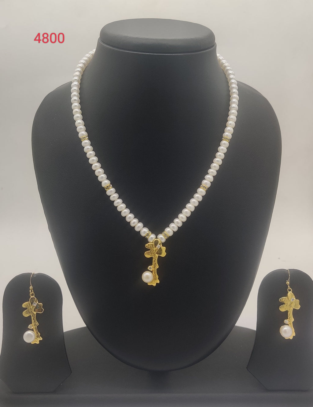 Golden Clover genuine freshwater pearl necklace and earrings set with gold clover pendant and pearl drop for women