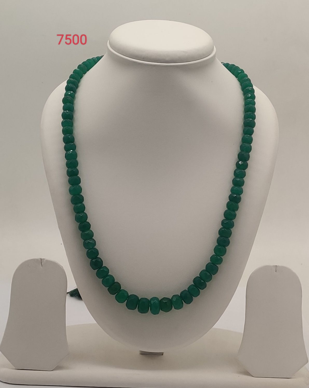 Verdant Glow � Green Gemstone Beaded Stone Necklace