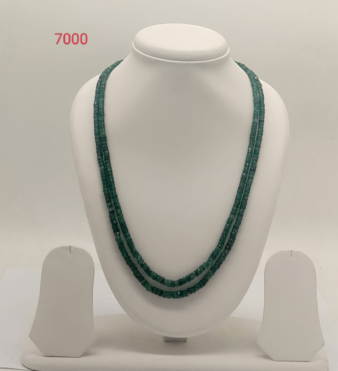 Emerald Cascade � Triple-Strand Beaded Stone Necklace