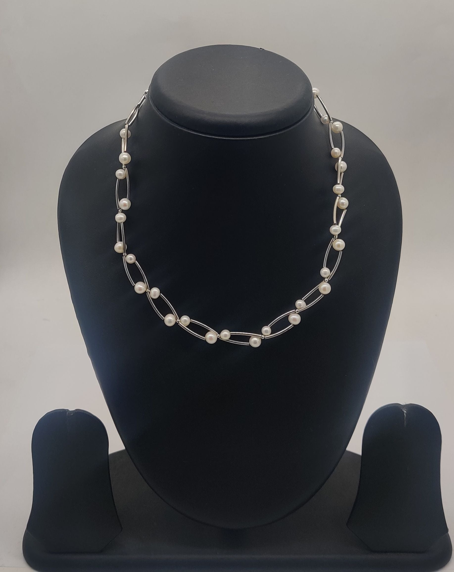 Link & Luster Freshwater Pearls Silver Necklace