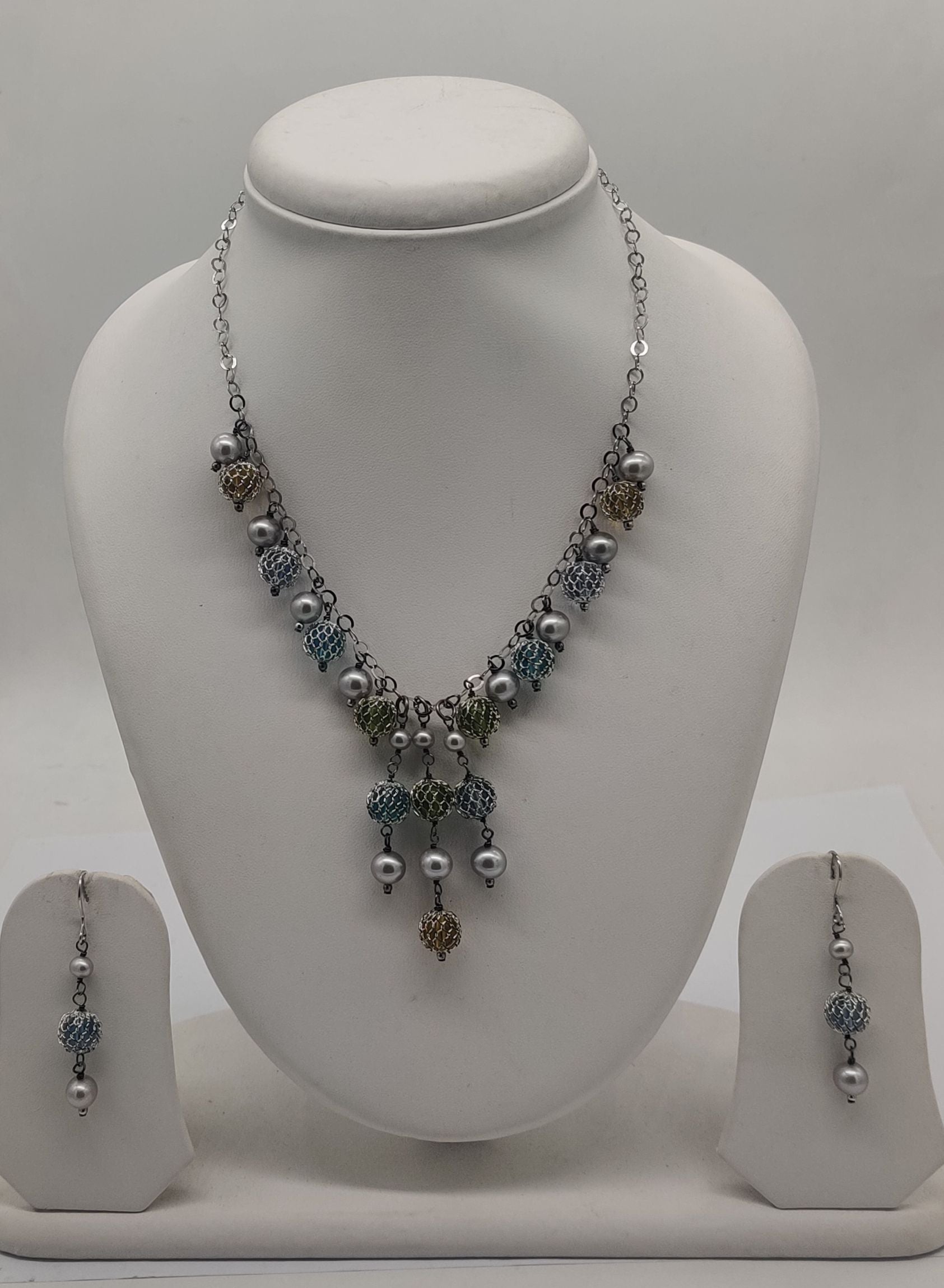 Royal Mirage Chandelier Pearls Silver Necklace Set