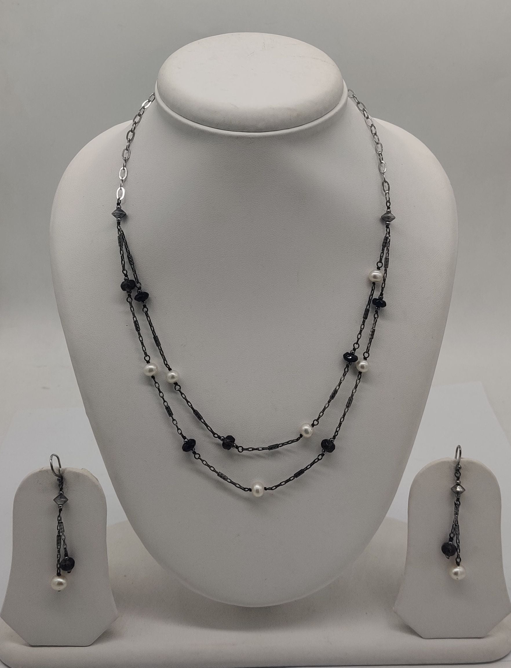 Twilight Layers Pearls Silver Necklace Set