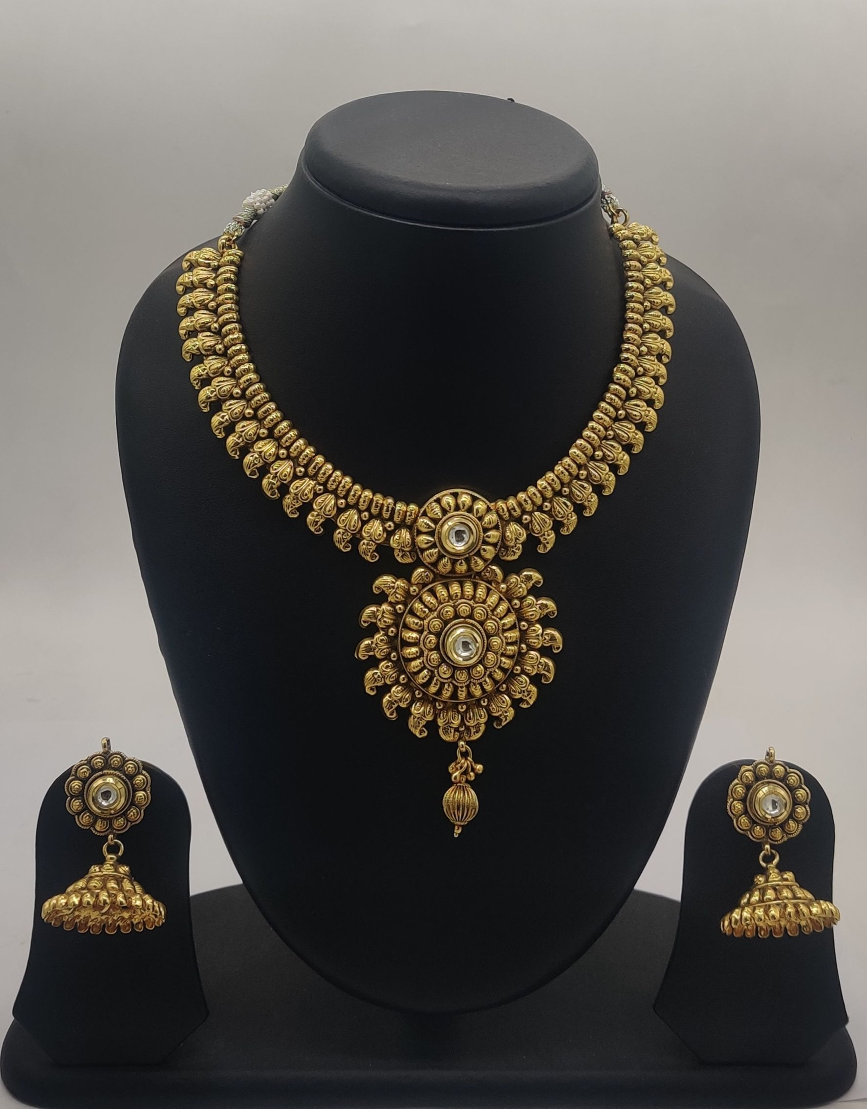 Necklace set