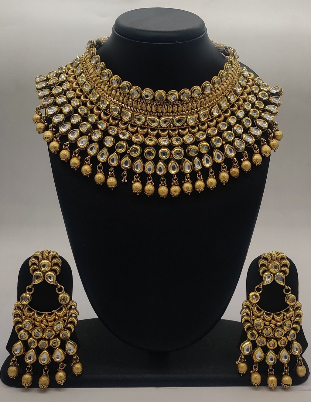 Fancy Necklace Set With Gold Polish