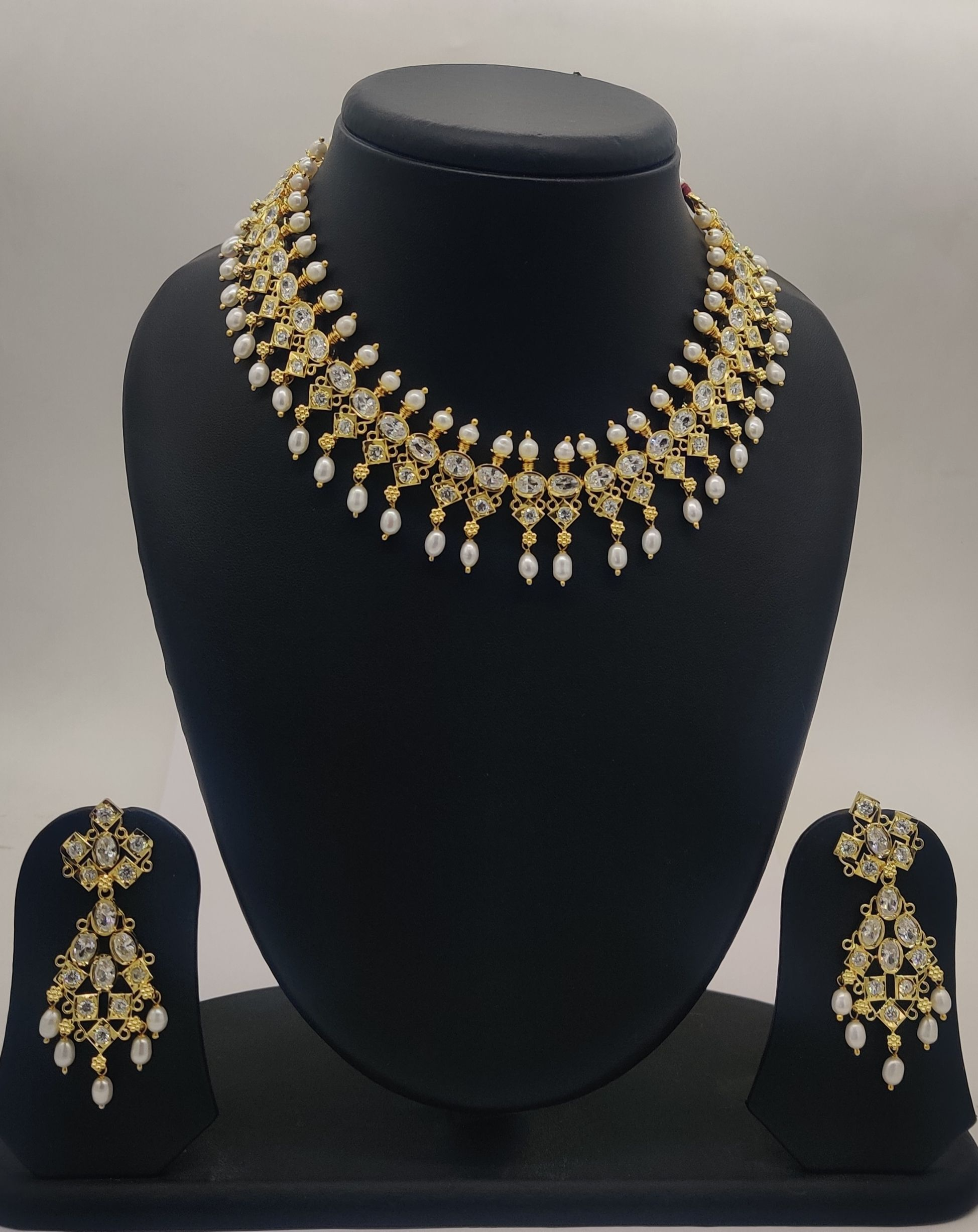 Handcrafted Natural pearl Necklace with white Stones