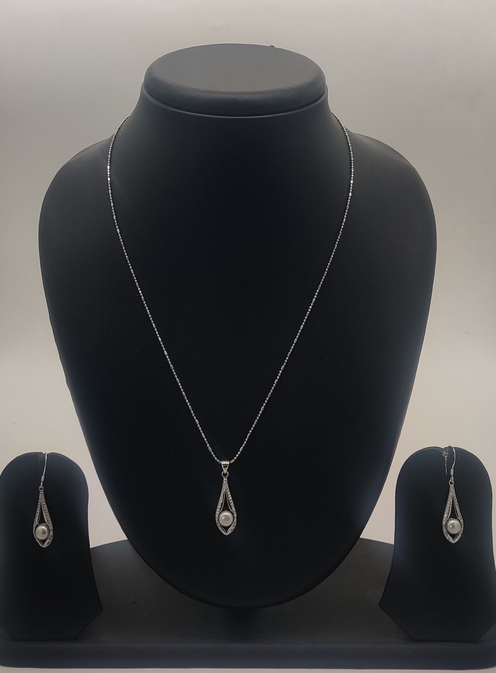 Teardrop Pearl Charm Silver Pendent Set
