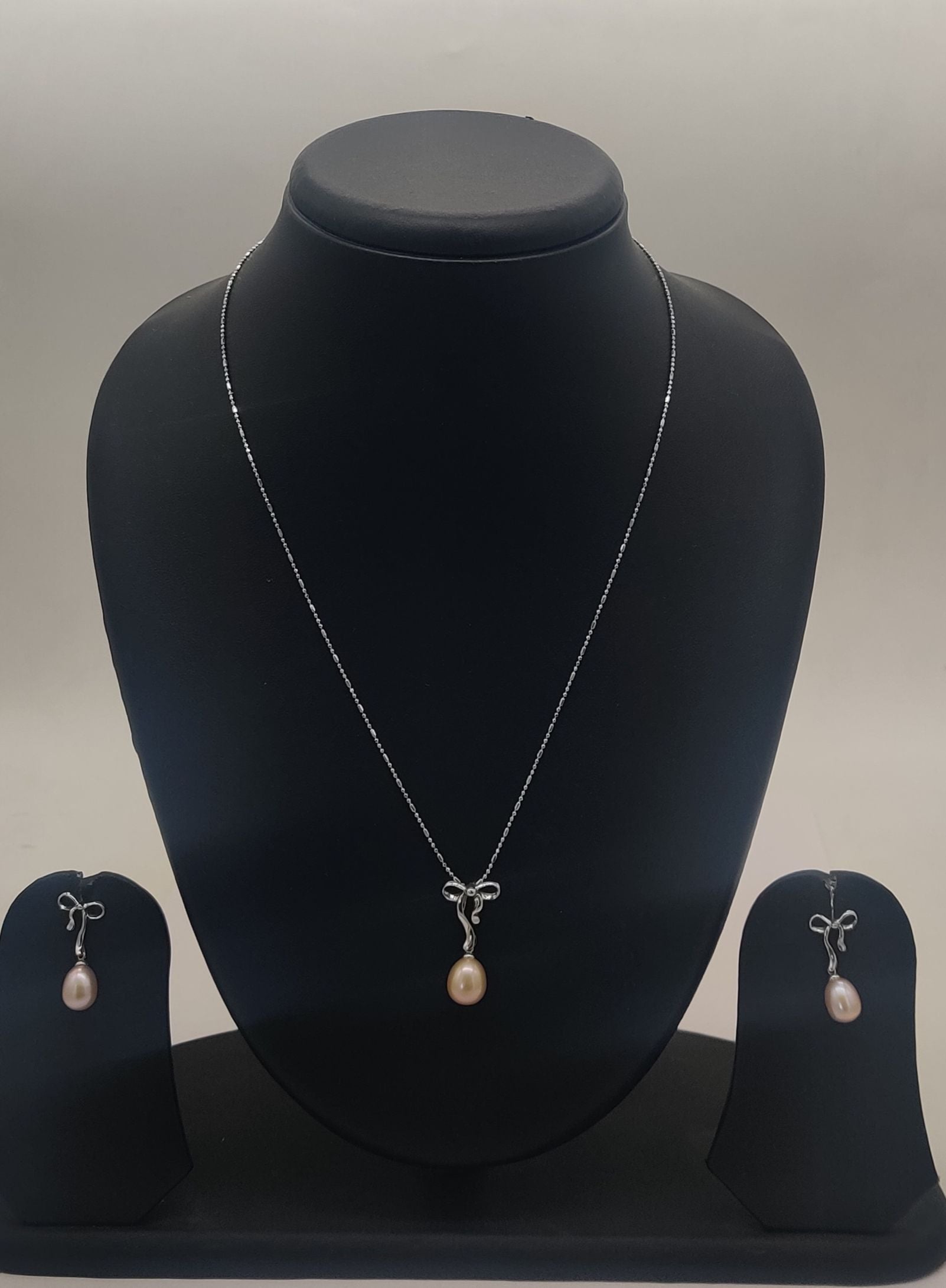 Pearl Bow Grace Silver Pendent Set