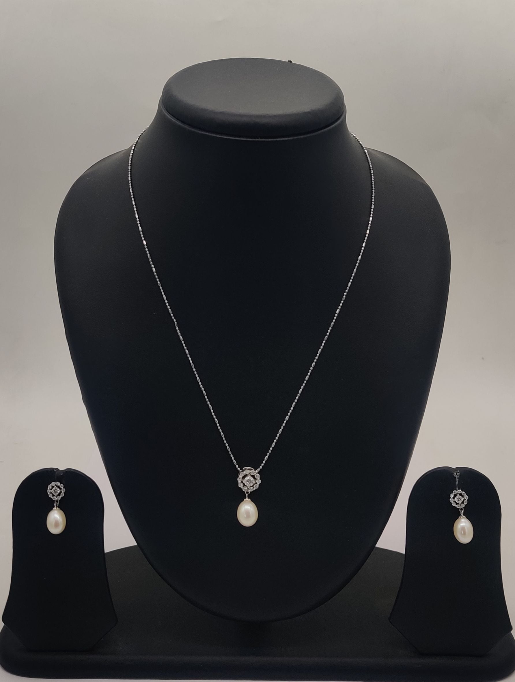 Diamond Blossom Pearls Silver Pendent Set