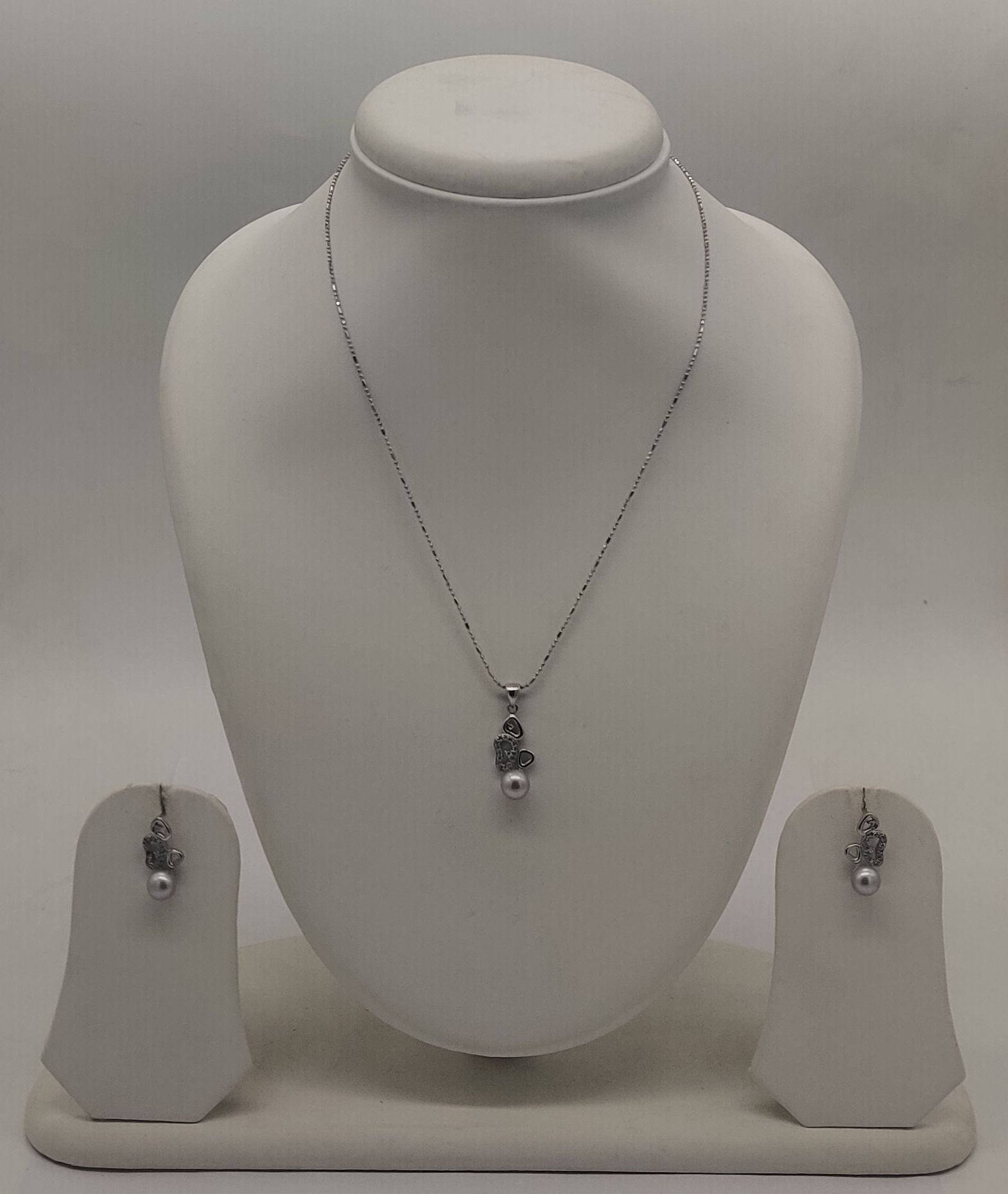Crowned Charm Pearls Silver Pendent Set