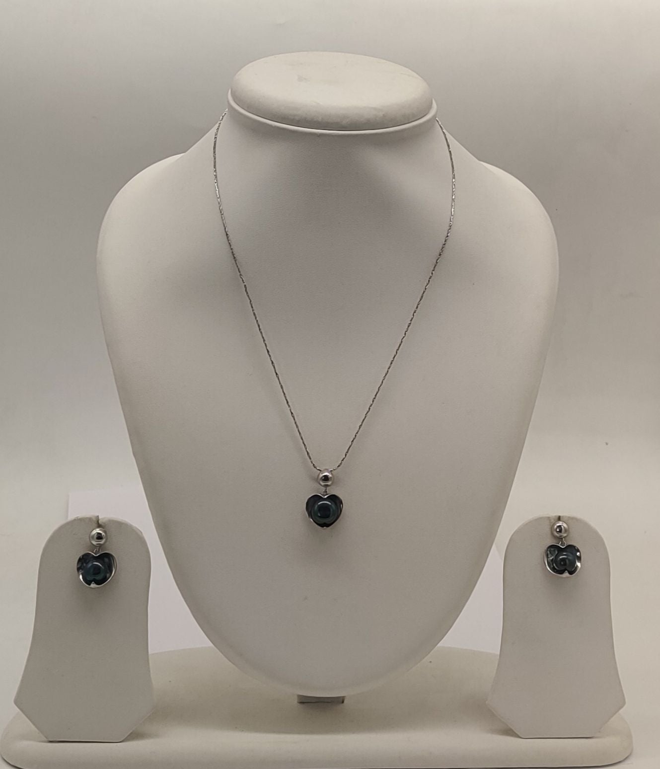Midnight Heart Pearls Silver Pendent Set