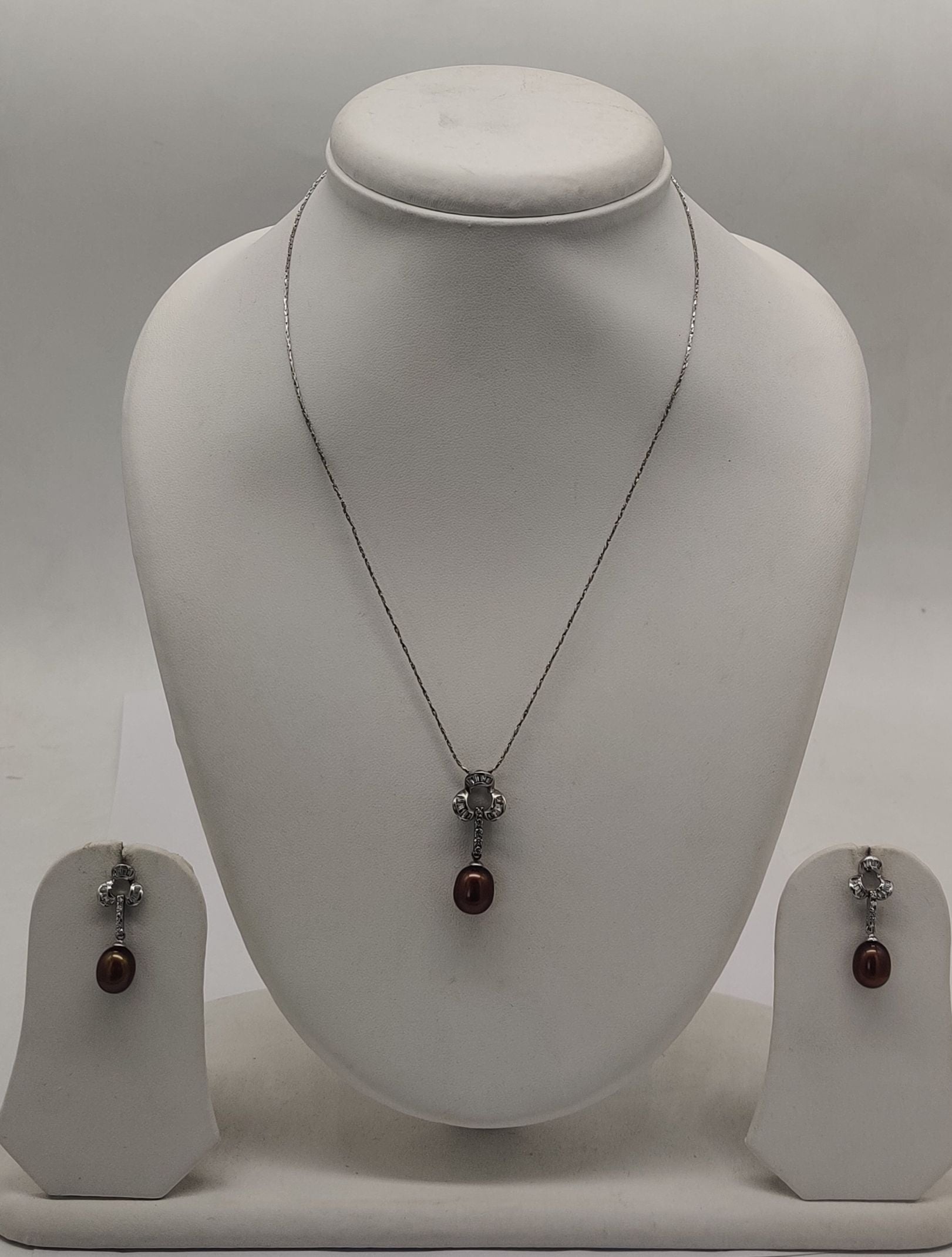 Twilight Teardrop Pearls Silver Pendent Set