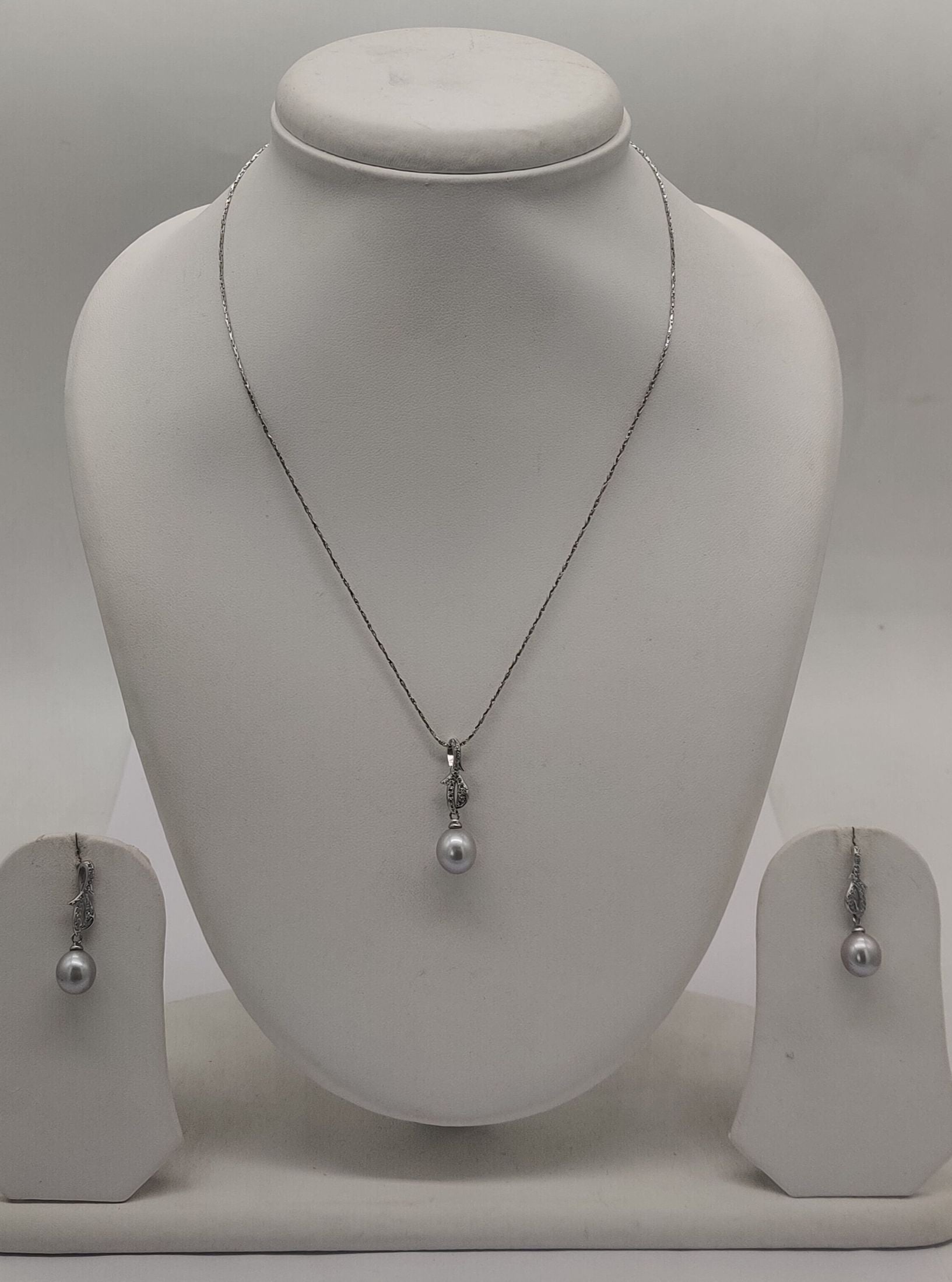 Pearl Glimmer Drop  Pearls Silver Pendent Set