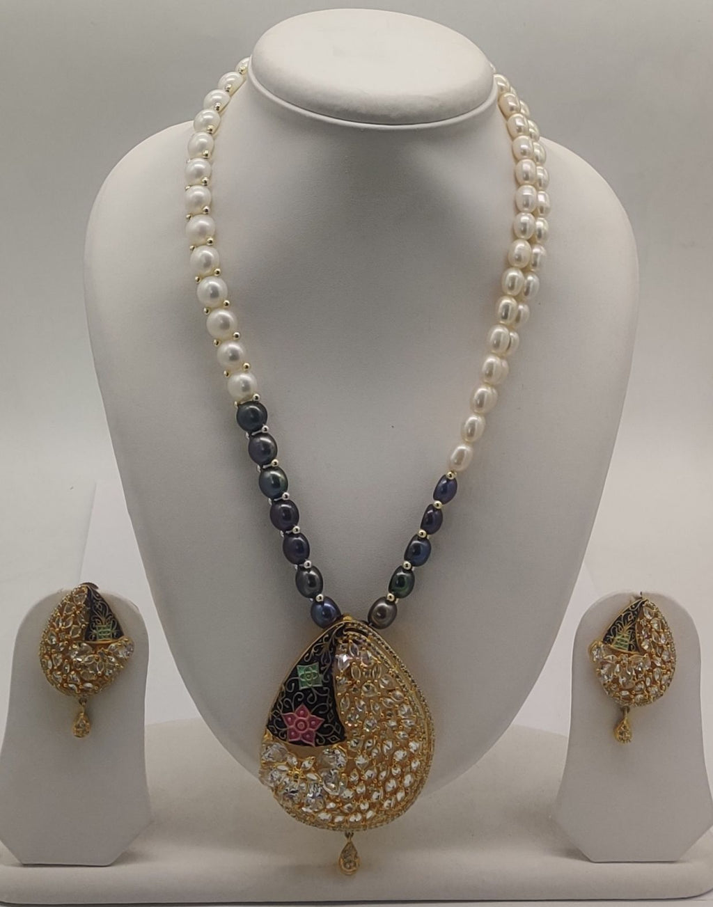 Enchanted Peacock Pearl Necklace Set