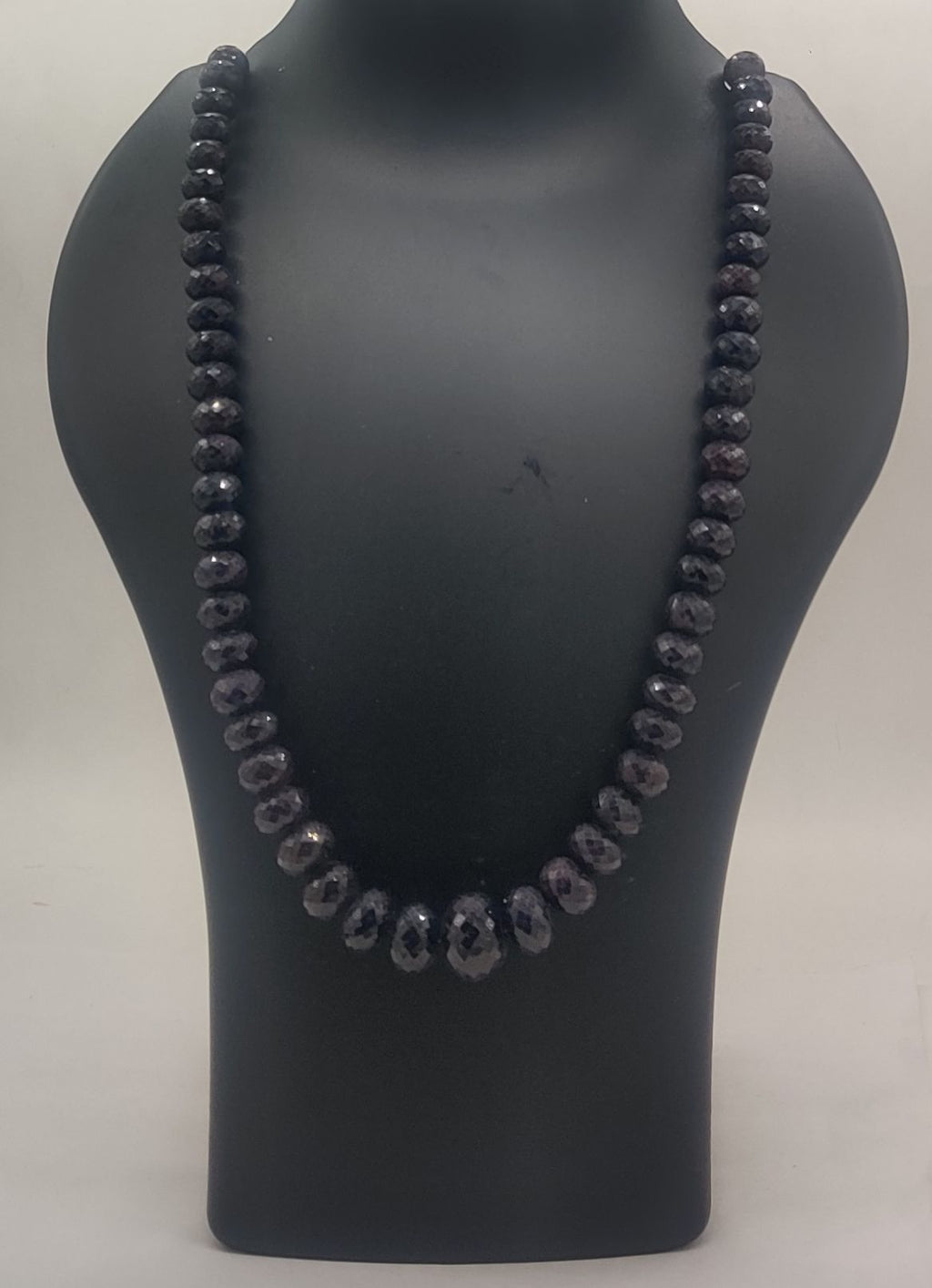 Noir Facet Single-Strand Necklace