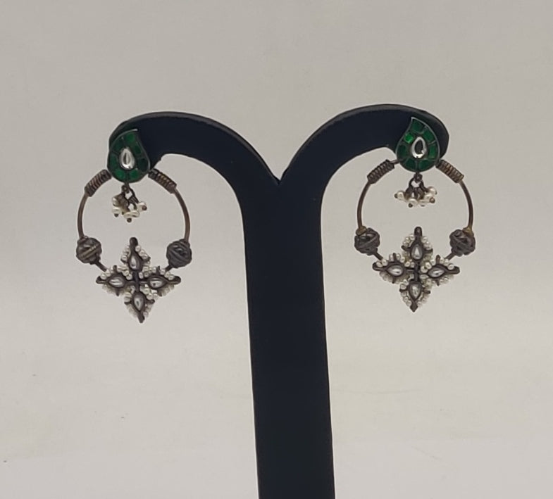 Shwet Sitara Leaf Hoops