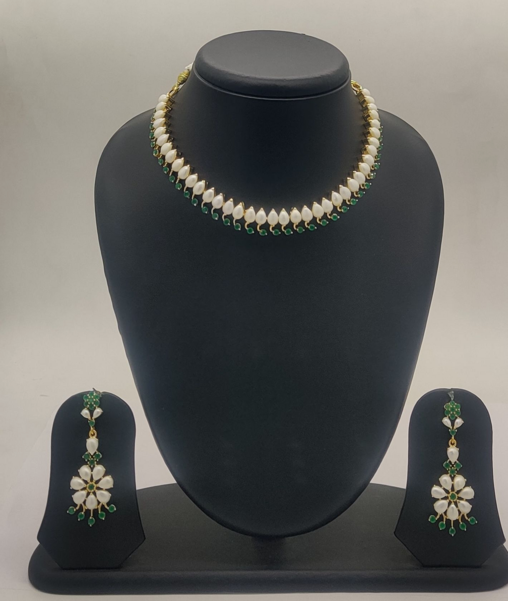 Handcrafted Natural pearl Necklace With Green stones