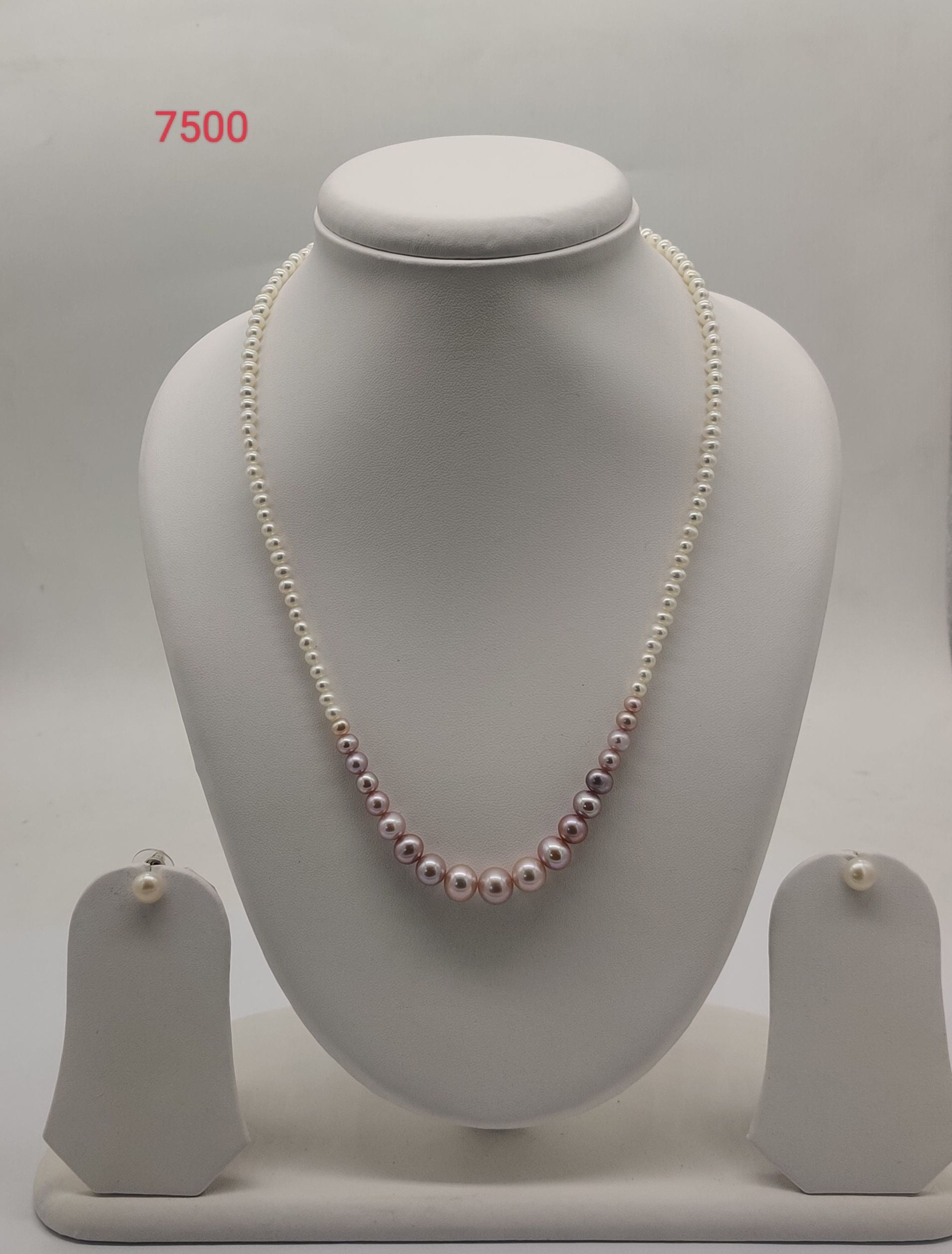 Graduated Freshwater Pearl Necklace Set in Pink