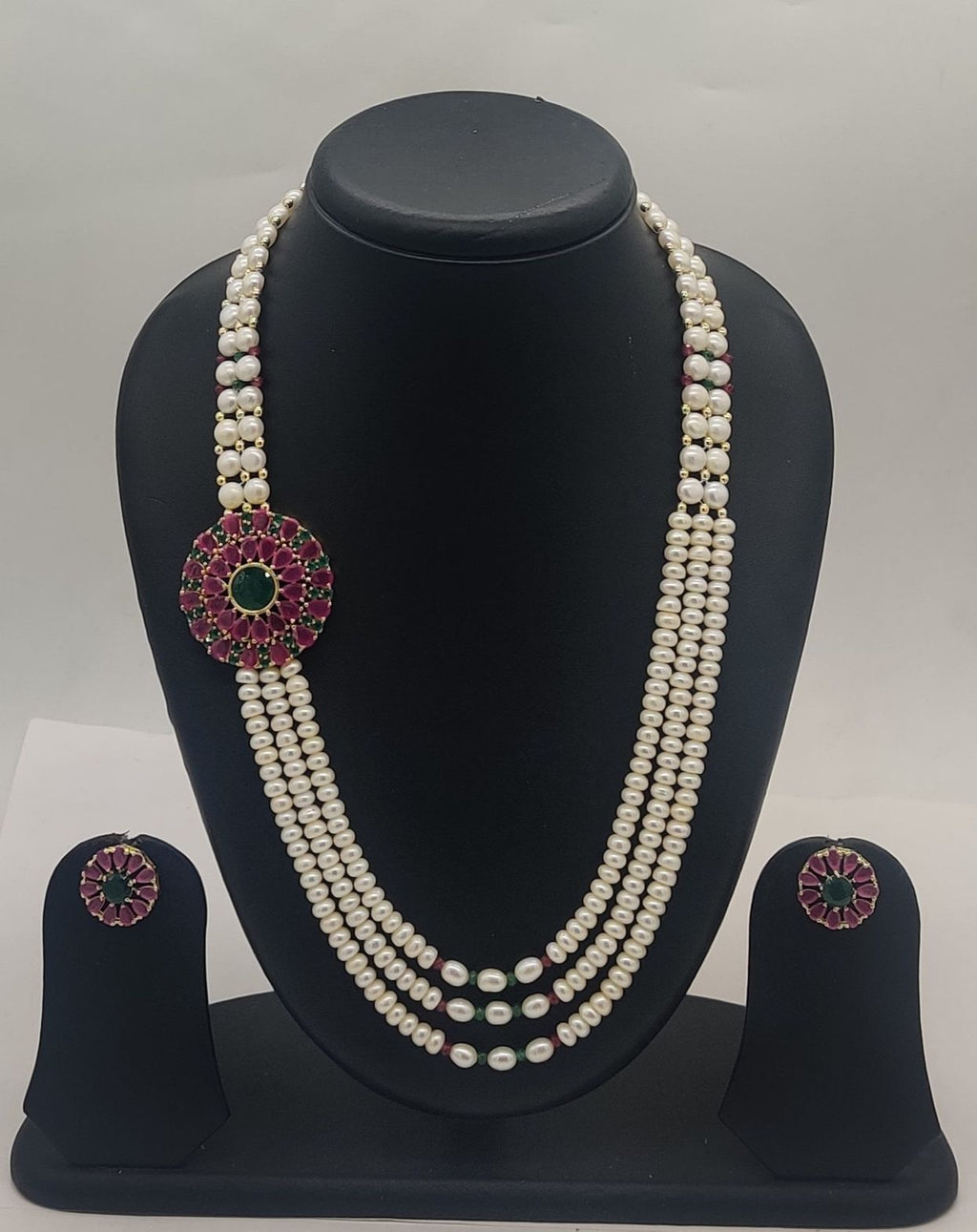 Regal Ruby-Green Multi-Strand Freshwater Pearl Broach Set with Circular Gemstone Pendant and Matching Stud Earrings