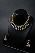 Pearl Blossom Elegance Set – Floral Motif Necklace with Matching Earrings
