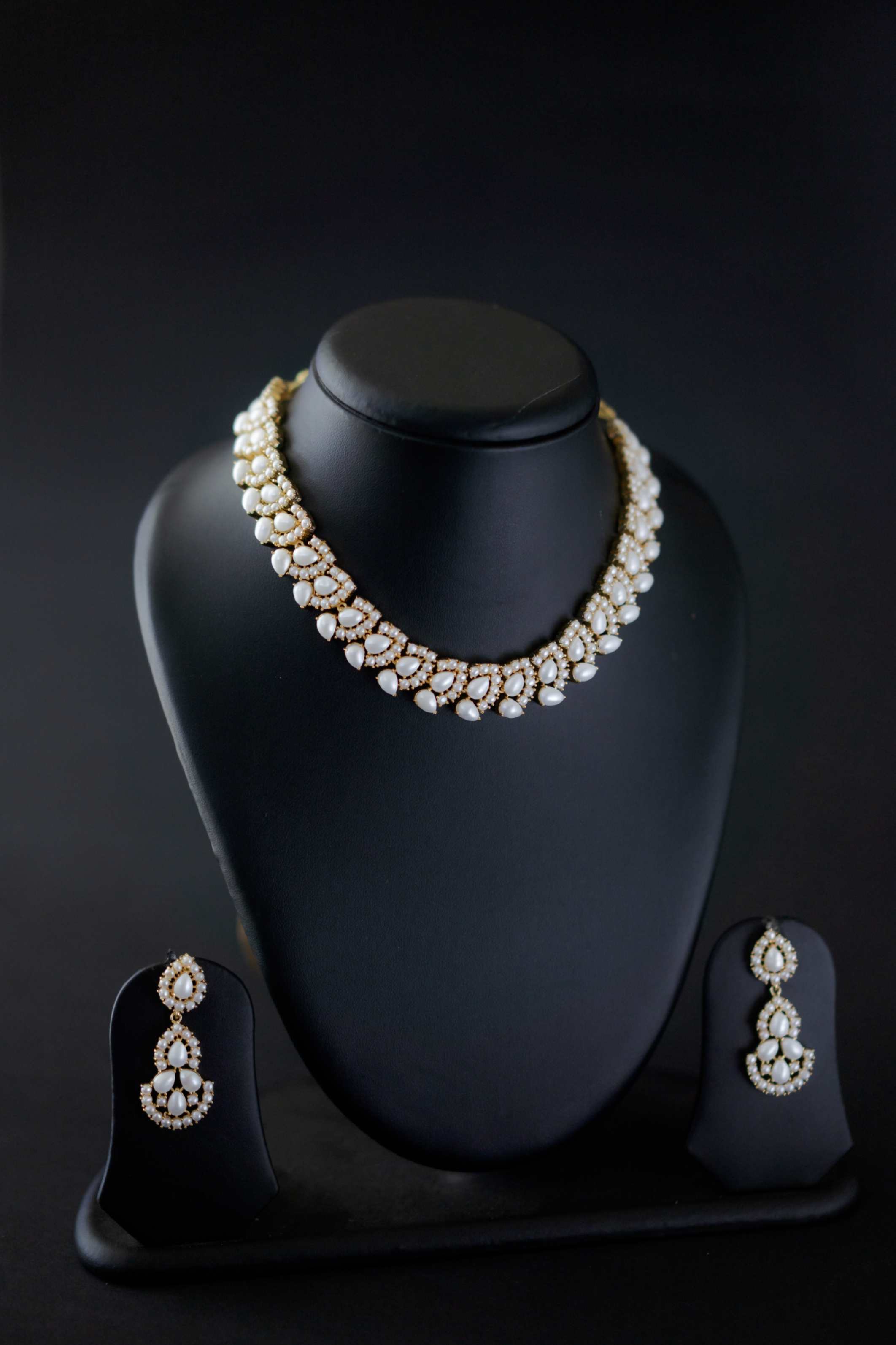 Elysia Teardrop Pearl Set