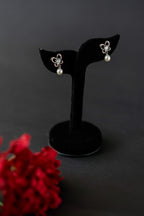 Fleur de Pearl Earrings