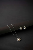 Regal Pearl Embrace Pearl Jewellery Set