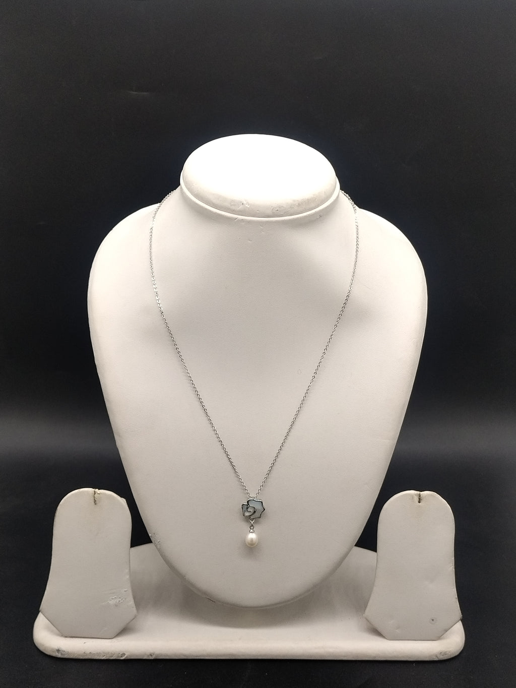 Silver floral pearl pendant chain necklace for women