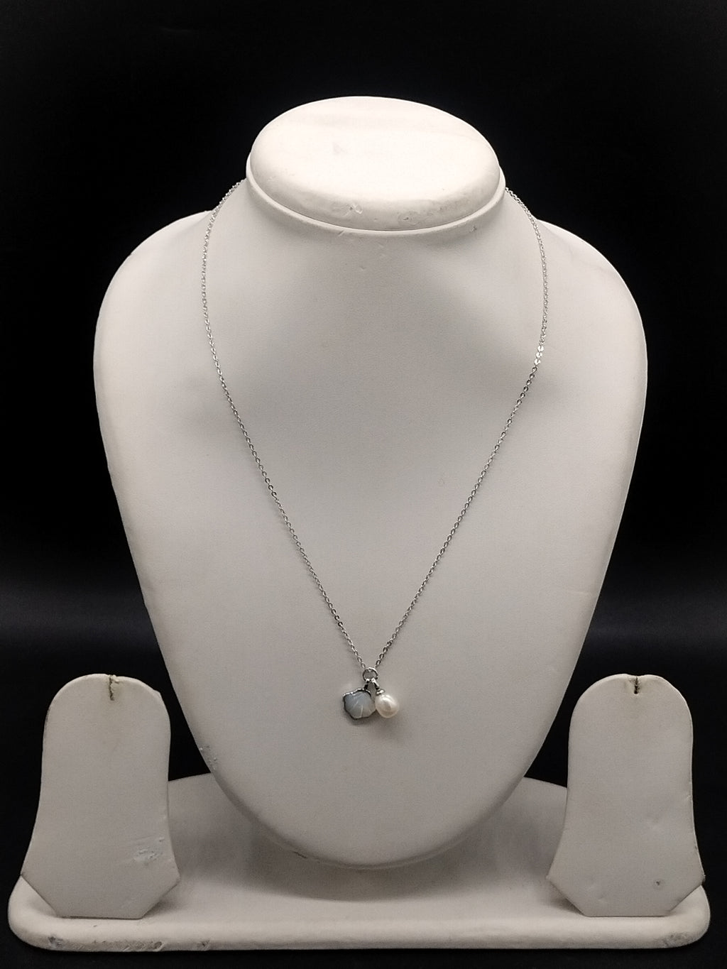 Silver pearl charm pendant chain necklace for women